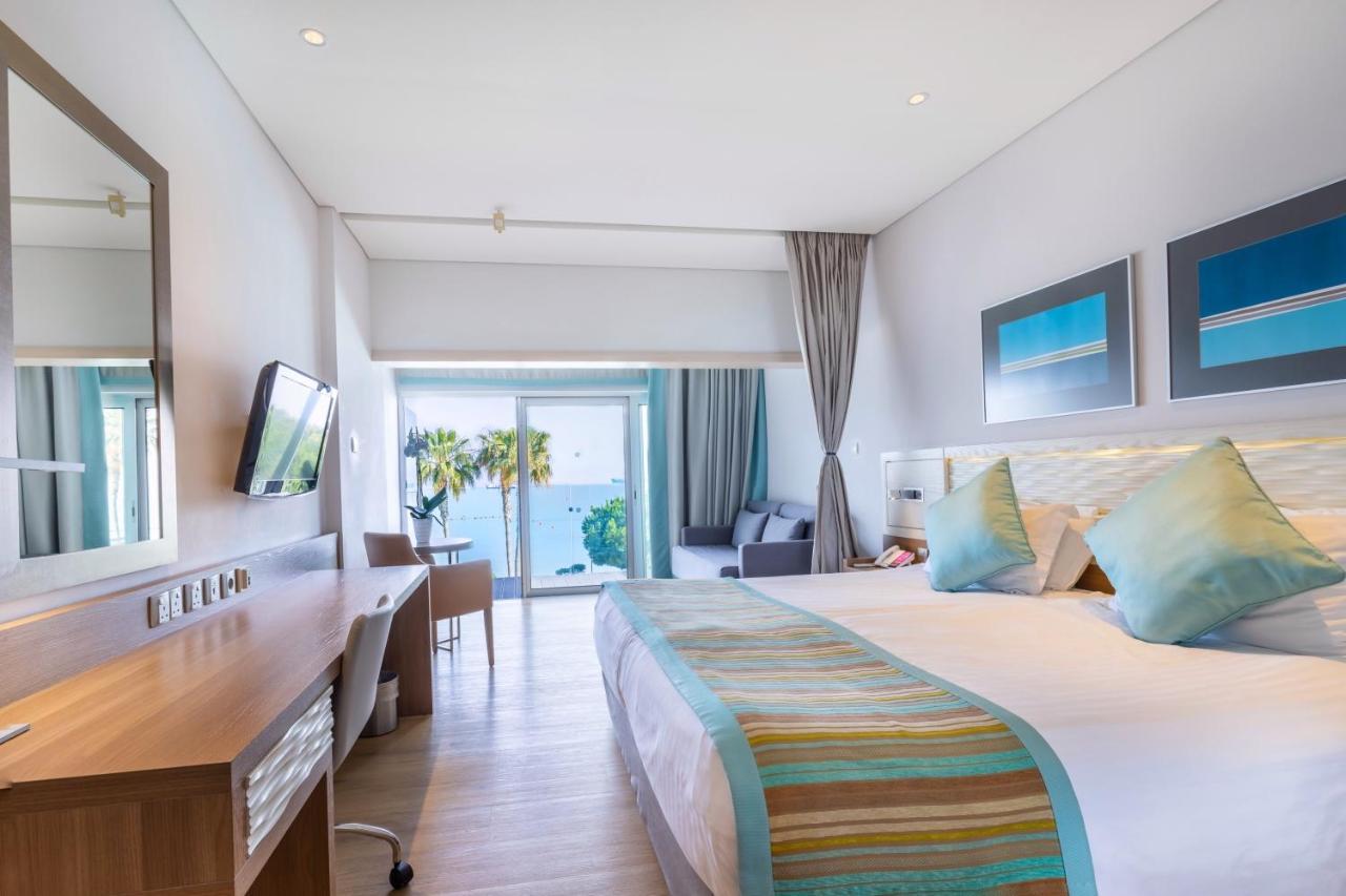 Crowne Plaza Limassol By Ihg Hotel Exterior photo
