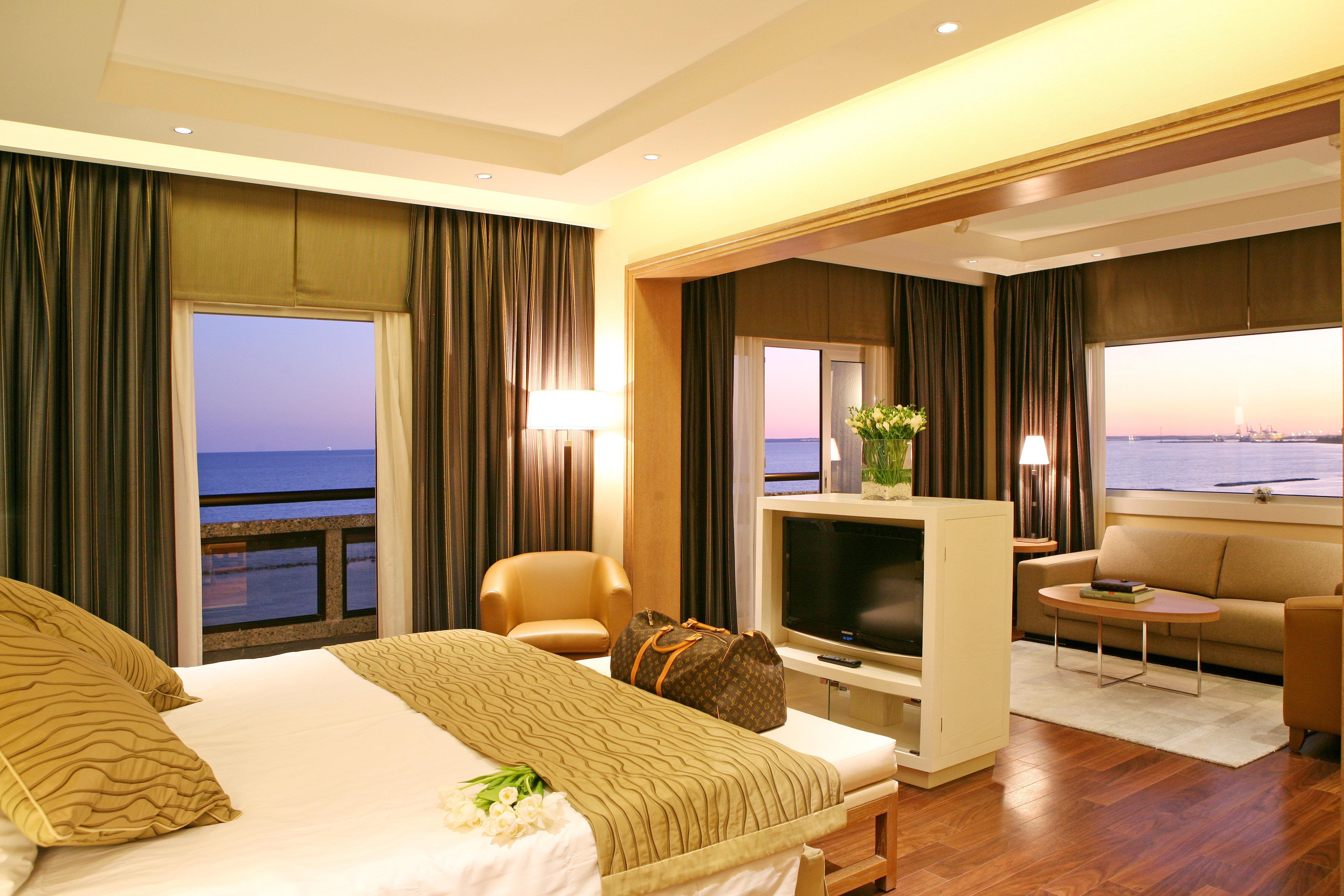 Crowne Plaza Limassol By Ihg Hotel Exterior photo